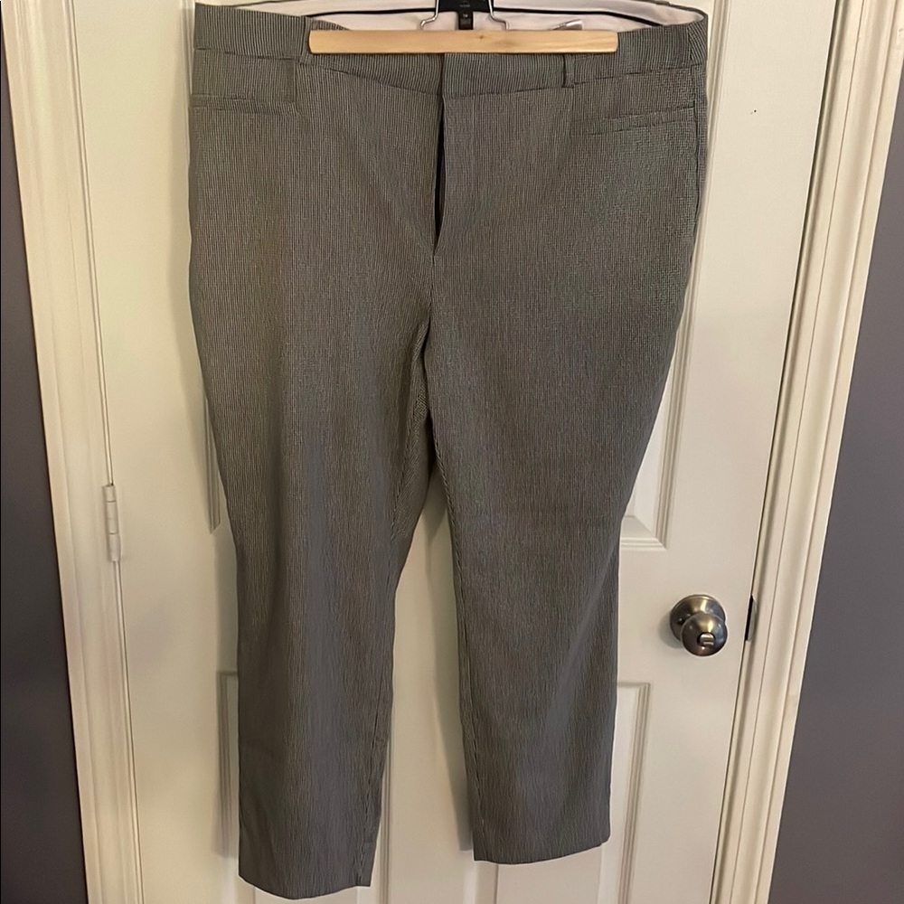 Banana Republic Mini-Checkered Cropped Pants